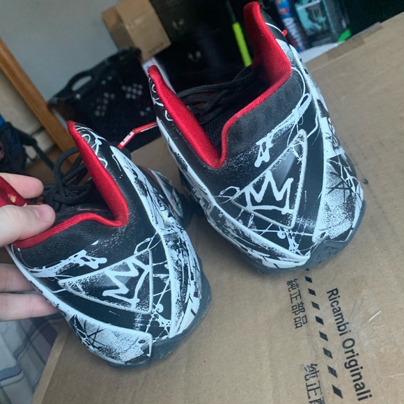 Lebron 11 Graffiti size 11 - Picture 5 of 7